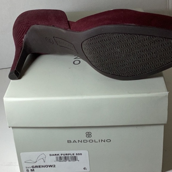 Brand: Bandolino
Bandolino Women's Grenow Pump - Picture 9 of 11